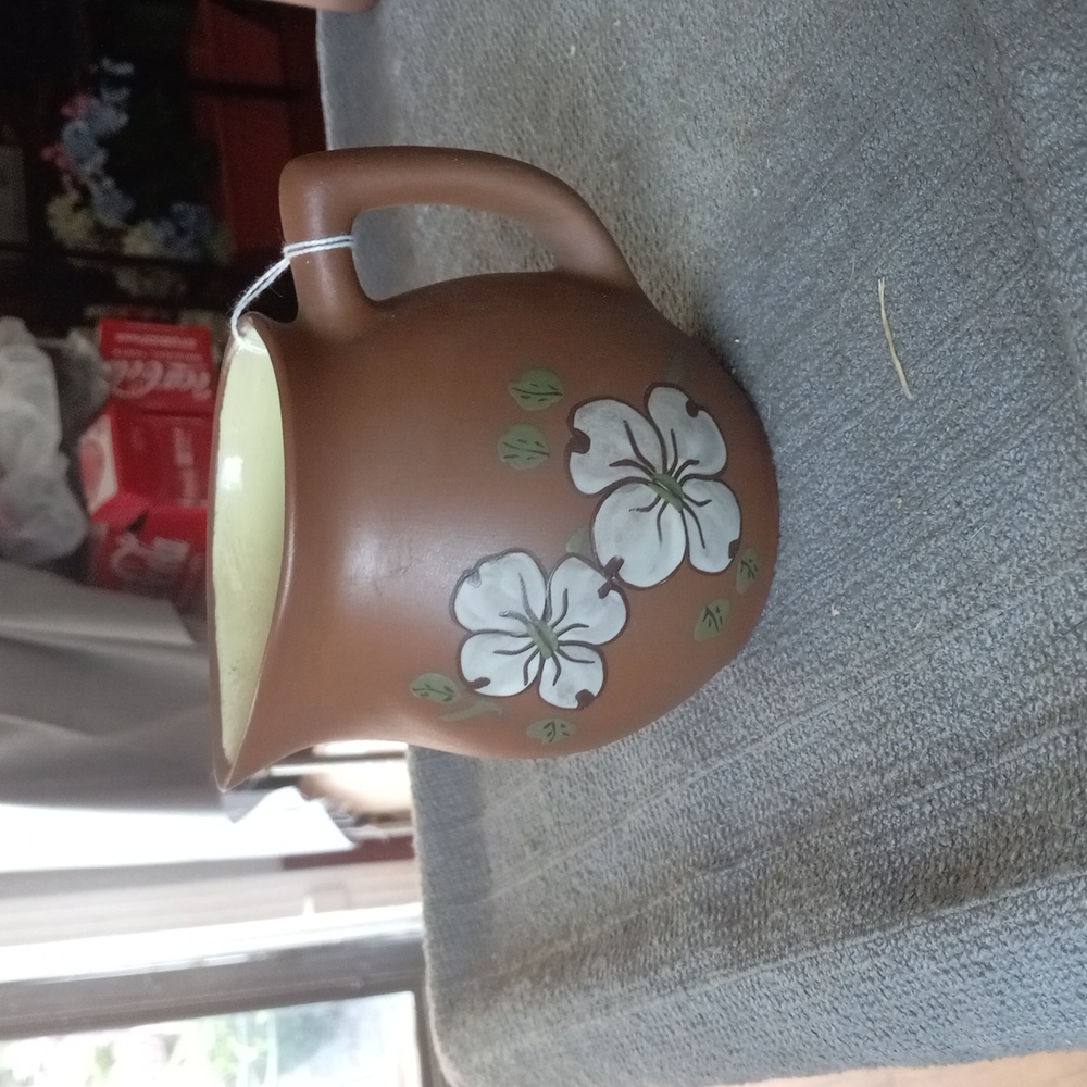 Dogwood Pitcher